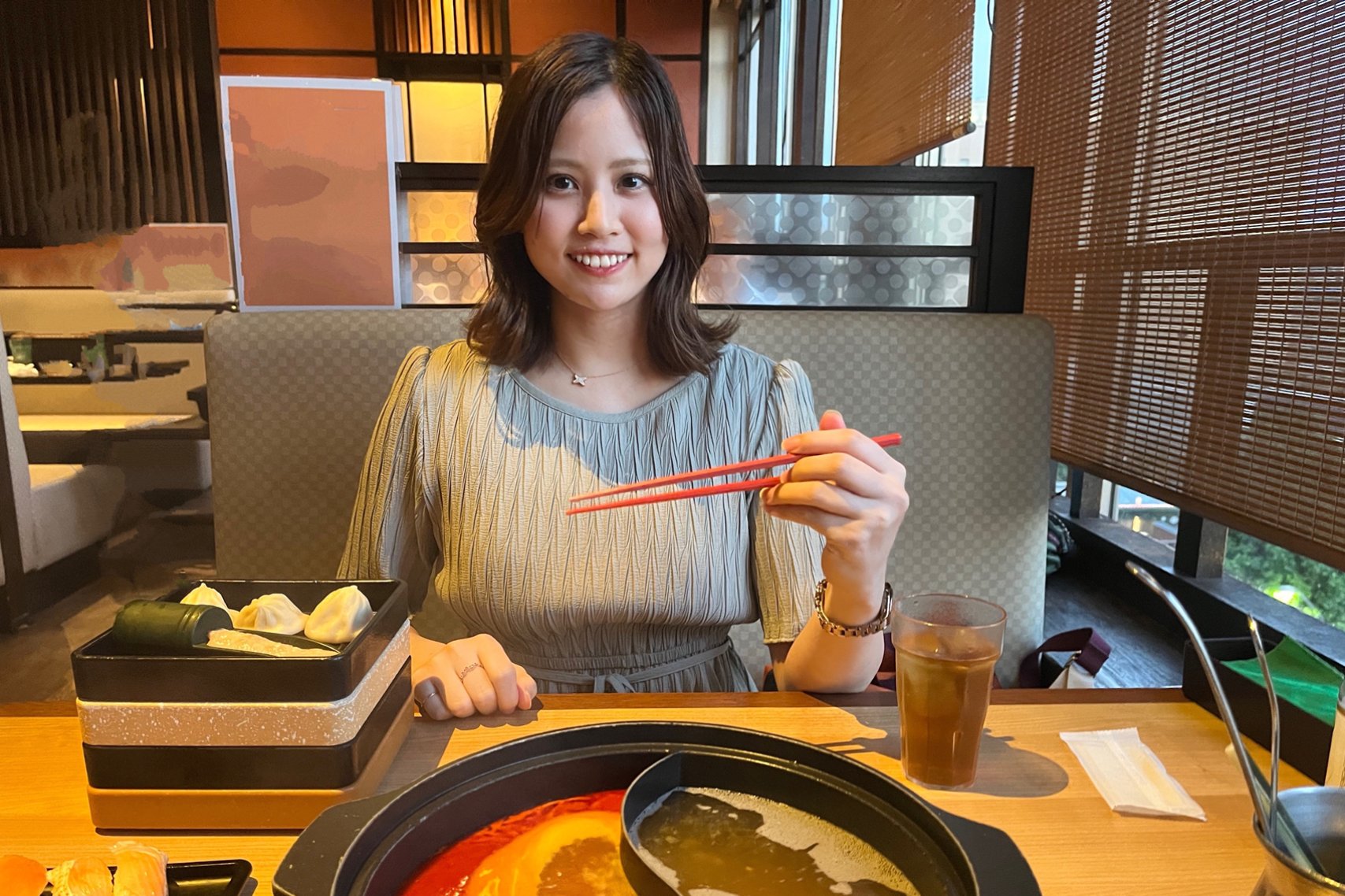 食べ物を前にパチリ