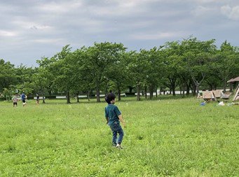 午後は子供と公園。わんぱく盛りの子供の相手でヘトヘトに。