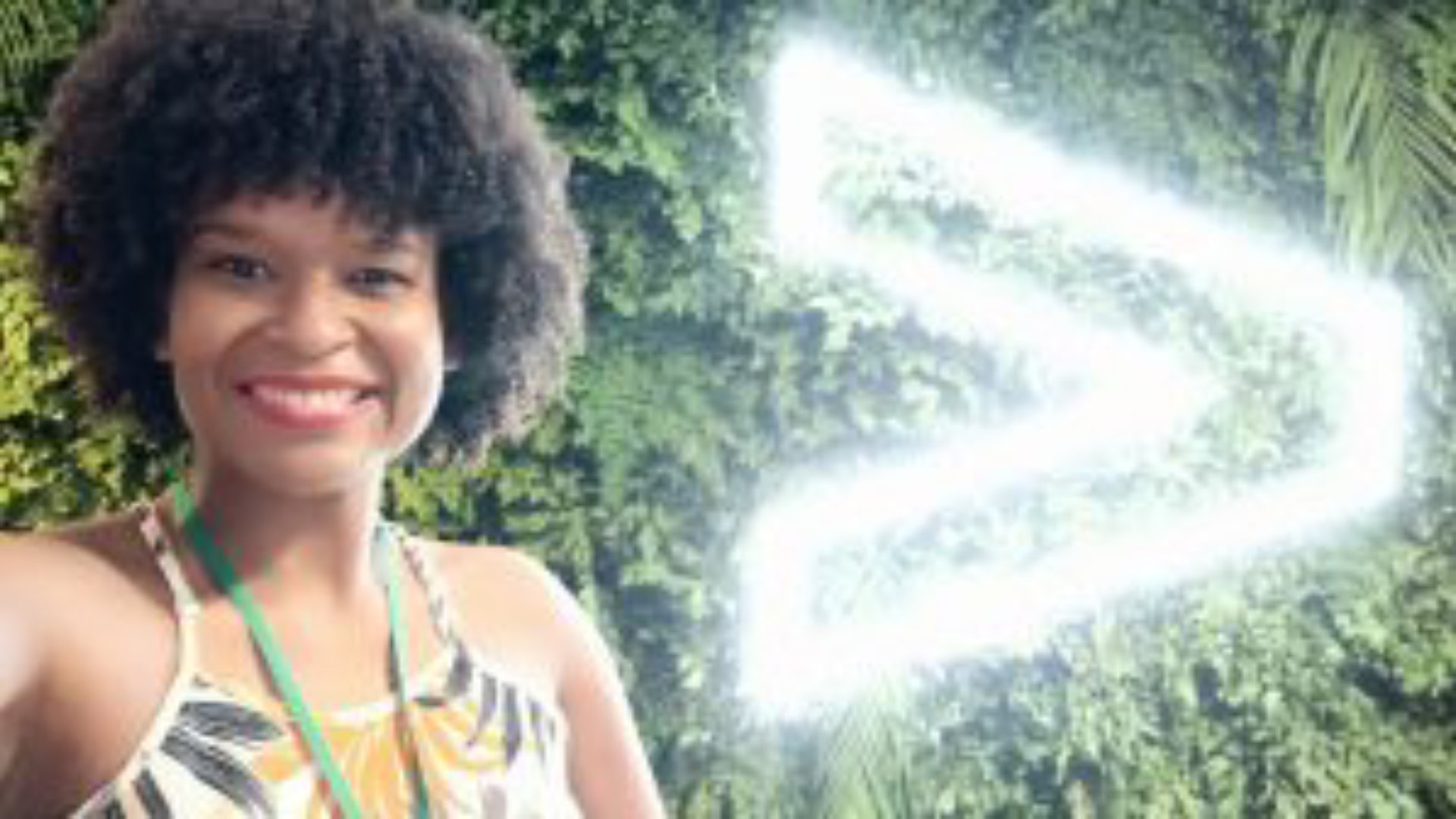 A woman selfie with accenture sign